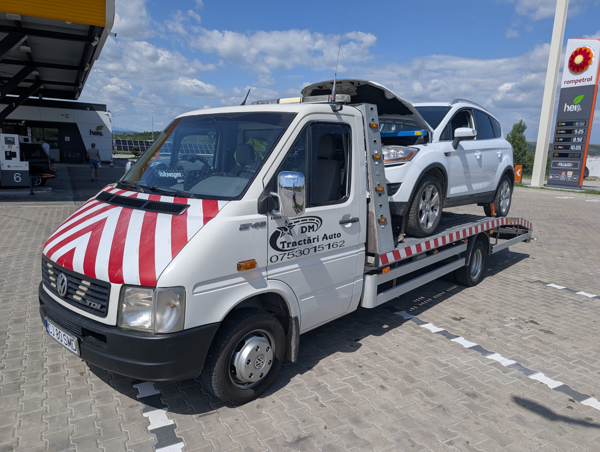 Autoturism transportat pe platforma Alextrans în Cluj